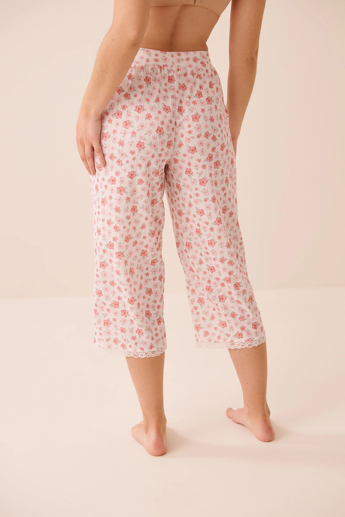 La Vie en Rose Snow White Hibiscus Women Hibiscus Print Lace Trim Pointelle Pajama Capris SKU: 40200851_P10608 Image 02