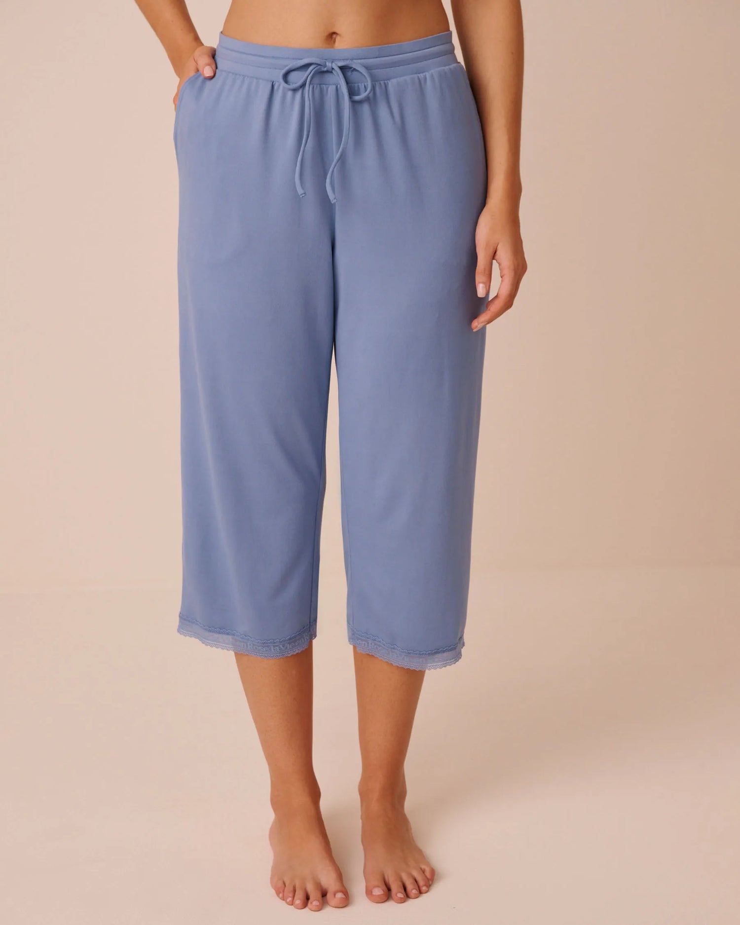 La Vie en Rose English Manor Women Logo Lace Trim Super Soft Pajama Capris SKU: 40200856_40292 Image 01