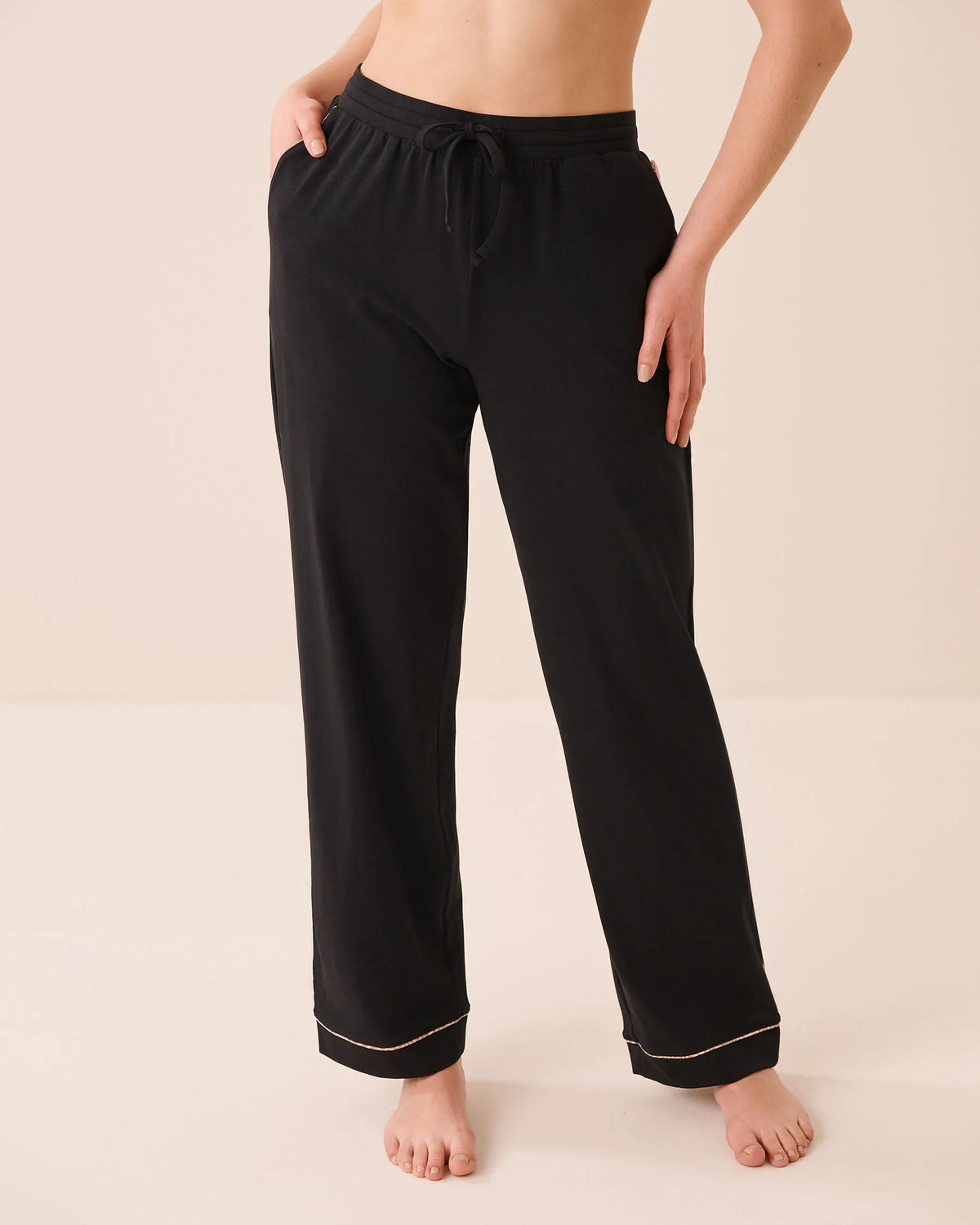 La Vie en Rose Black Beauty Women Cotton Pajama Pants SKU: 40200872_00001 Image 01