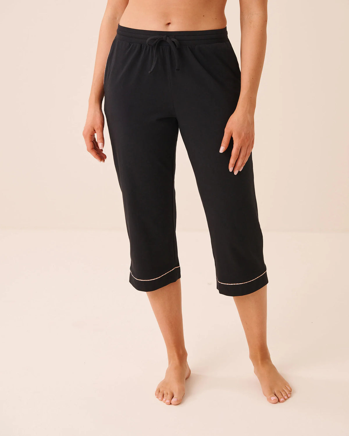 La Vie en Rose Black Beauty Women Cotton Pajama Capris SKU: 40200873_00001 Image 01