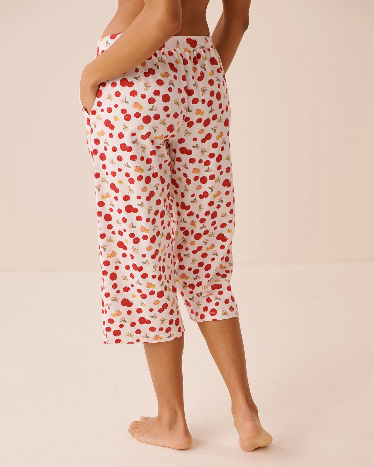 La Vie en Rose Snow White Tomato Women Tomato Print Cotton Pyjama Capris SKU: 40200877_P10641 Image 02