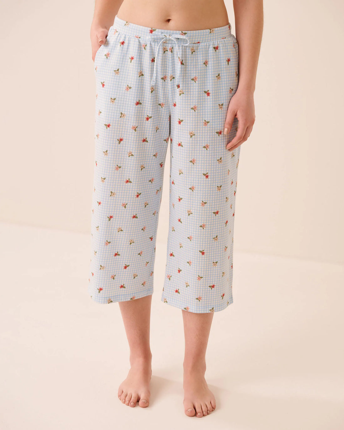 La Vie en Rose Subdued Blue Gingham Floral Women Tomato Print Cotton Pyjama Capris SKU: 40200877_P40620 Image 01