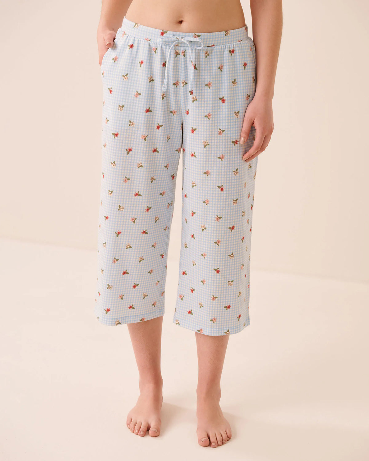La Vie en Rose Subdued Blue Gingham Floral Women Tomato Print Cotton Pyjama Capris SKU: 40200877_P40620 Image 01
