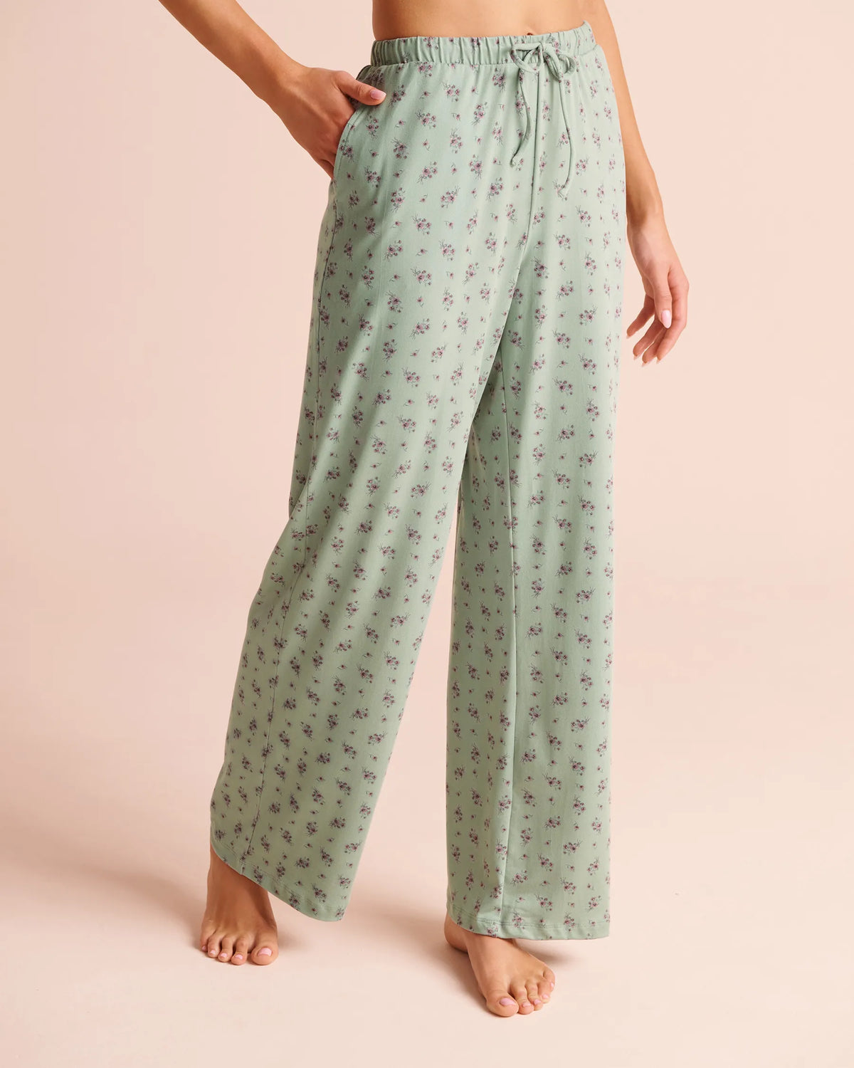 La Vie en Rose Green Milieu Flowers Women Floral Bouquet Print Super Soft Pajama Pants SKU: 40200887_P30165 Image 01