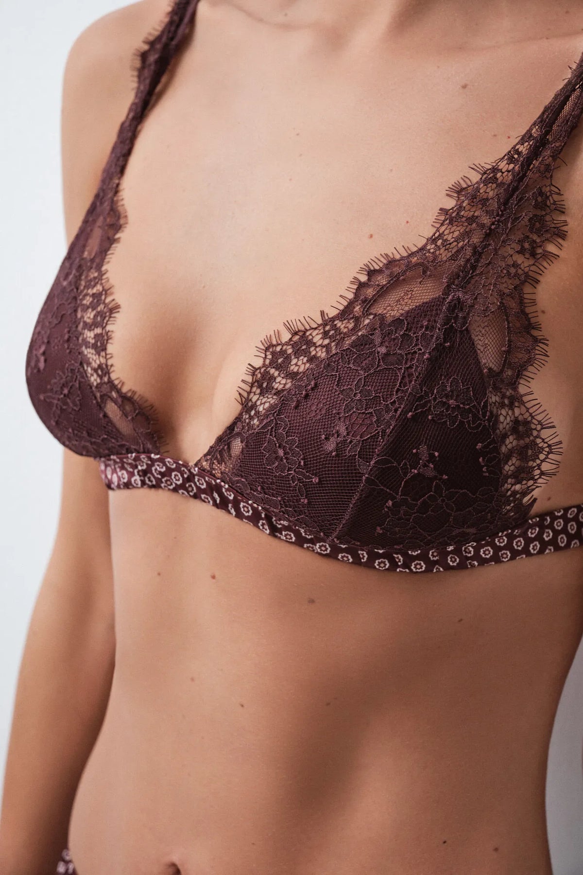 Women Secret Wine Women Burgundy Lace Padded Halterneck Bra SKU: 4024394_68 Image 02