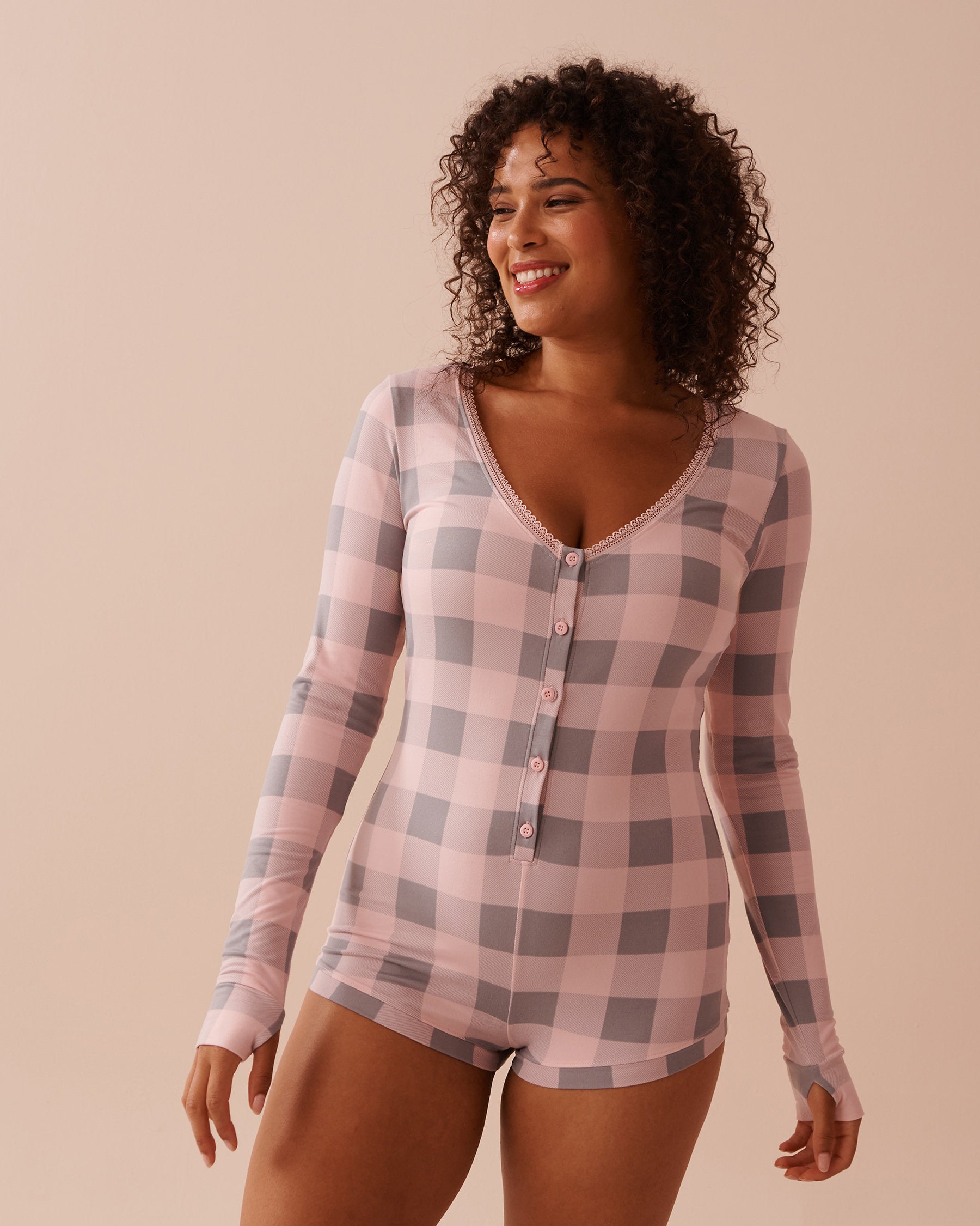 Pink Plaid Super Soft Long Sleeve Romper_40300050_P60297_05