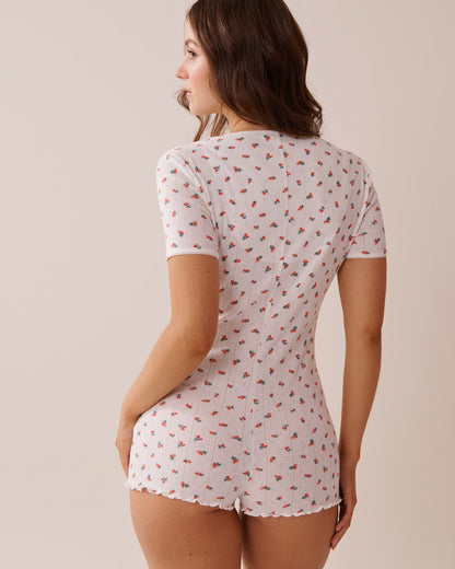 La Vie en Rose_Strawberry Print Lettuce Edge Pointelle Romper_40300054_P10482_02