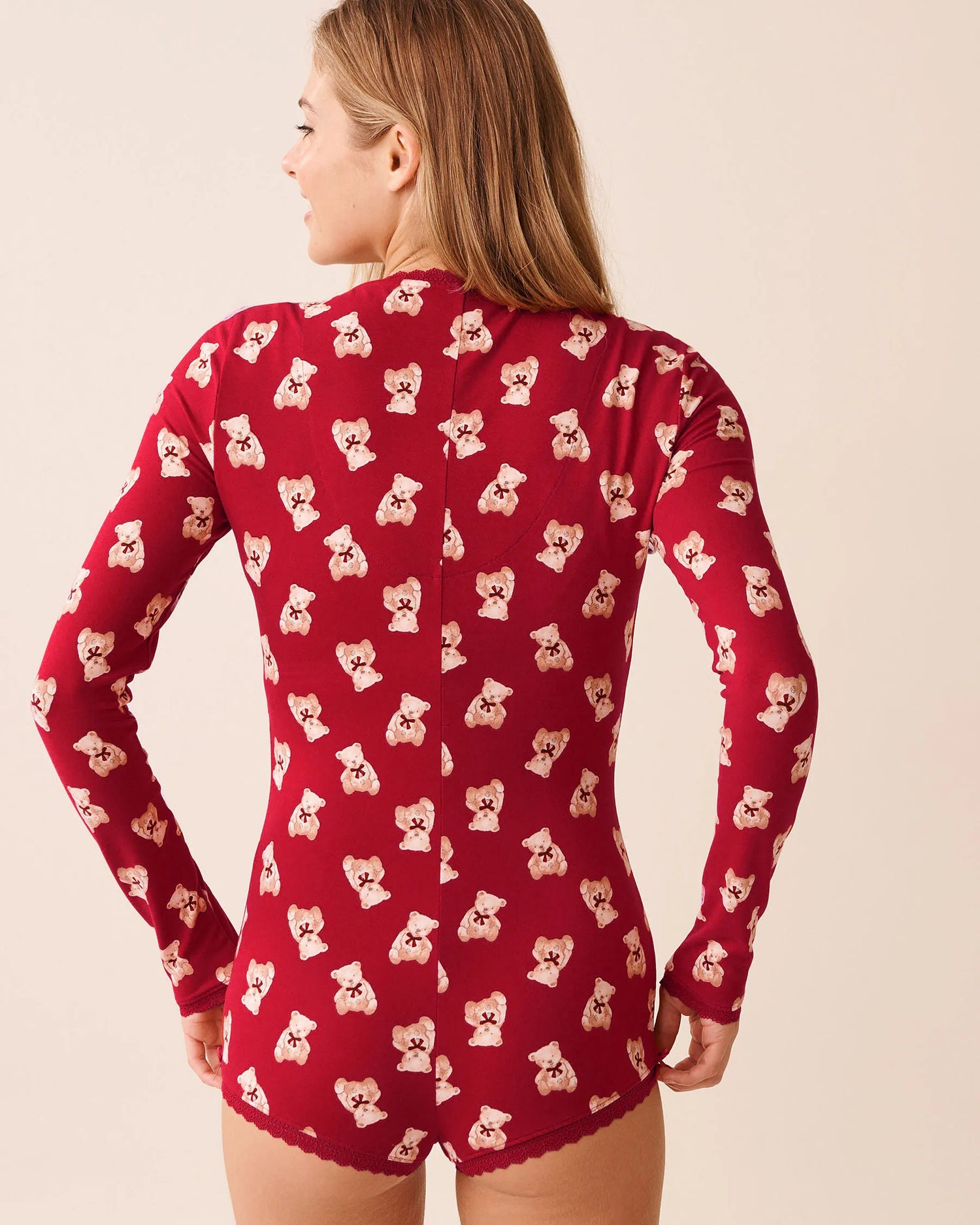 La Vie en Rose_Savvy Red Teddy Bear_Teddy Bear Print Super Soft Long Sleeve Romper_40300064_P60429_03