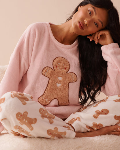 Gingerbread Print Soft Plush PJ Set_40400077_P10452_03
