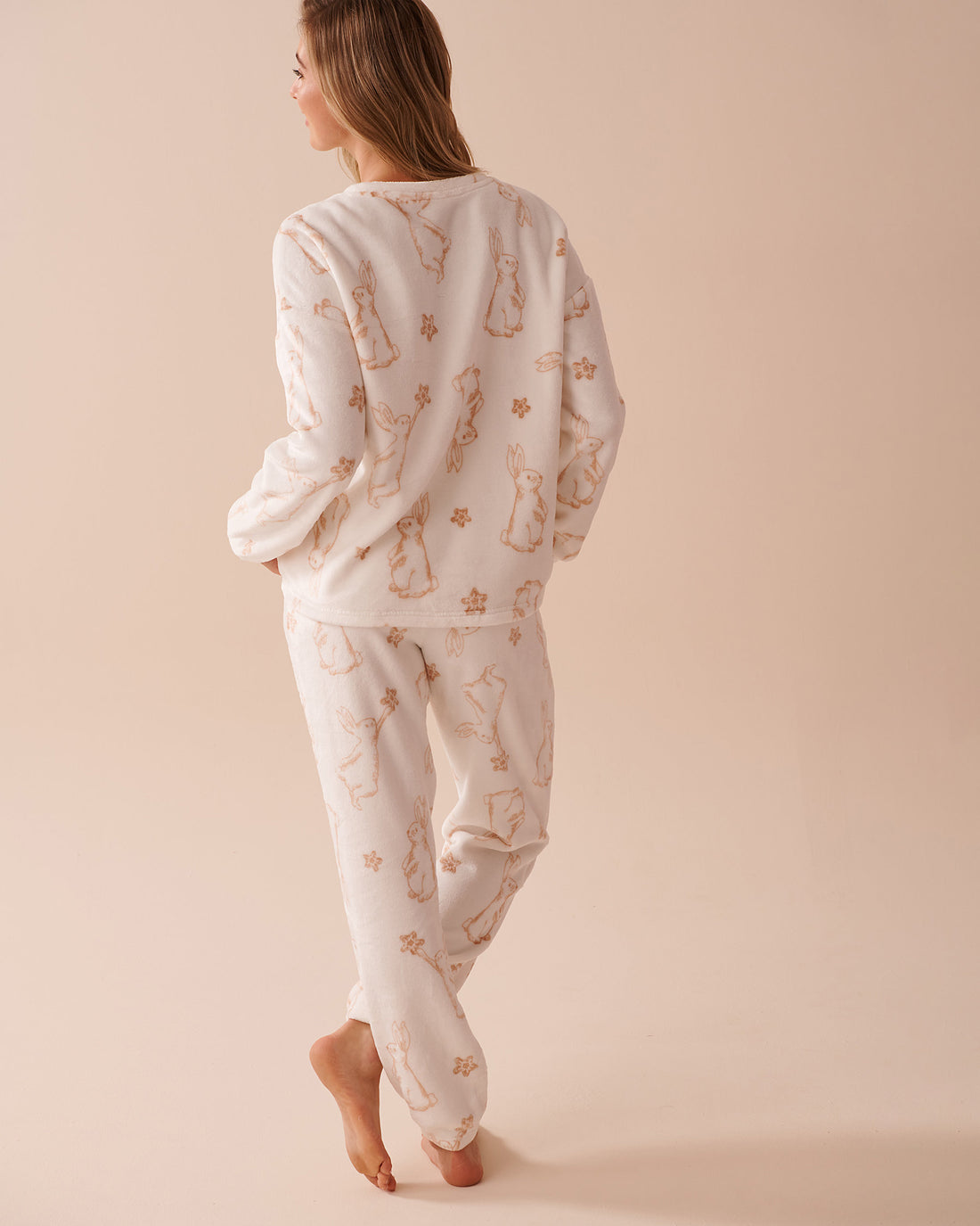 Rabbit Print Soft Plush PJ Set_40400079_P10457_02