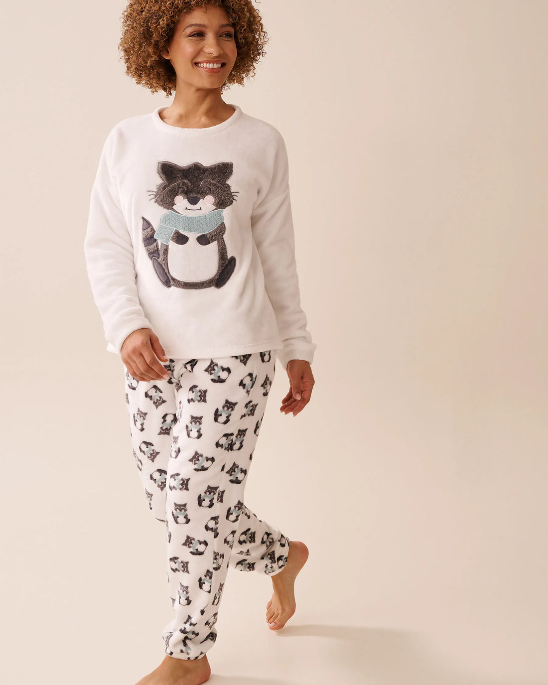 La Vie en Rose_Snow White Raccoon_Raccoon Print Soft Plush Pj Set_40400085_P10523_01
