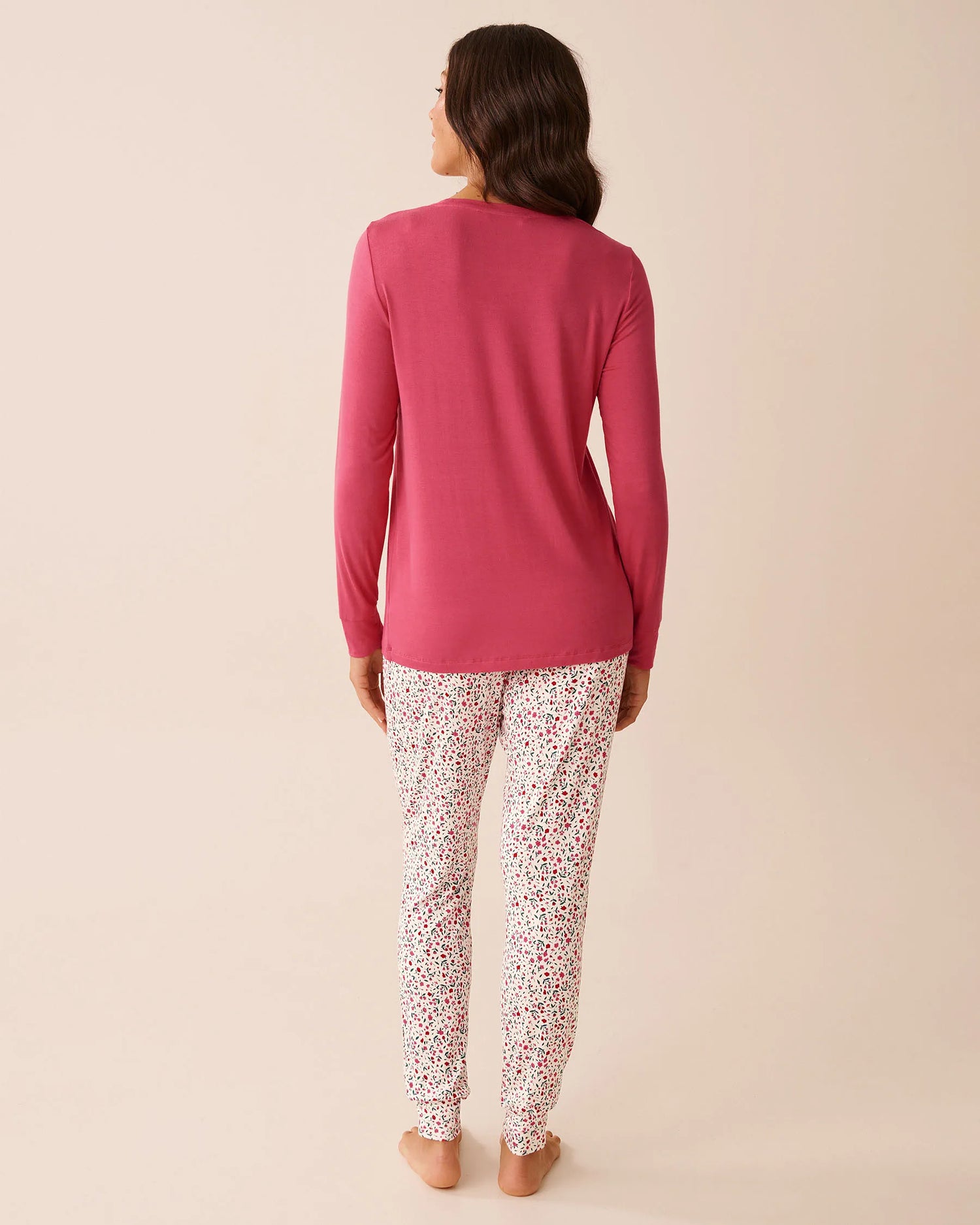 La Vie en Rose_Snow White Carmine Ditsy_Red Floral Print Long Sleeve Pj Set_40400088_P10534_03