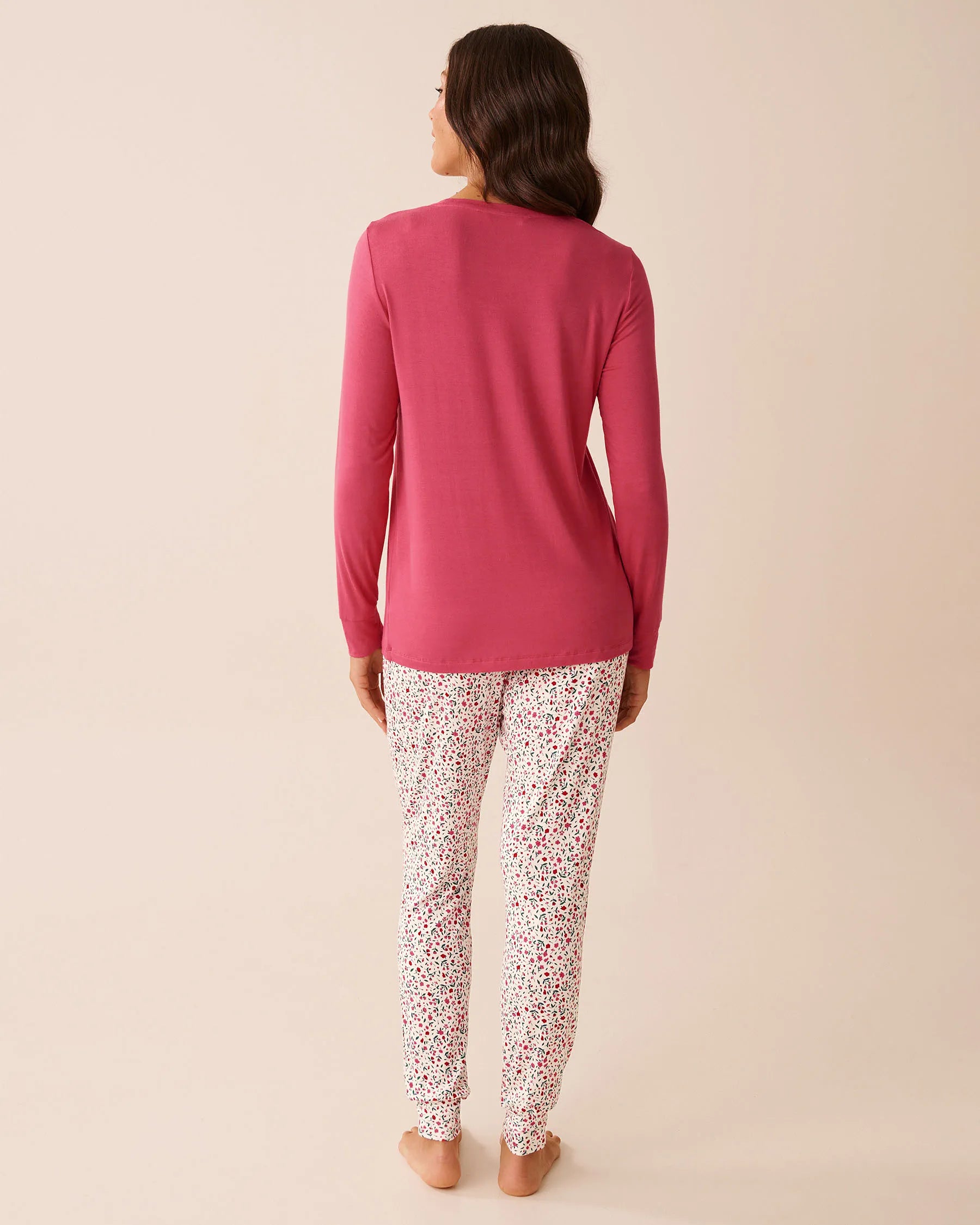 La Vie en Rose_Snow White Carmine Ditsy_Red Floral Print Long Sleeve Pj Set_40400088_P10534_03