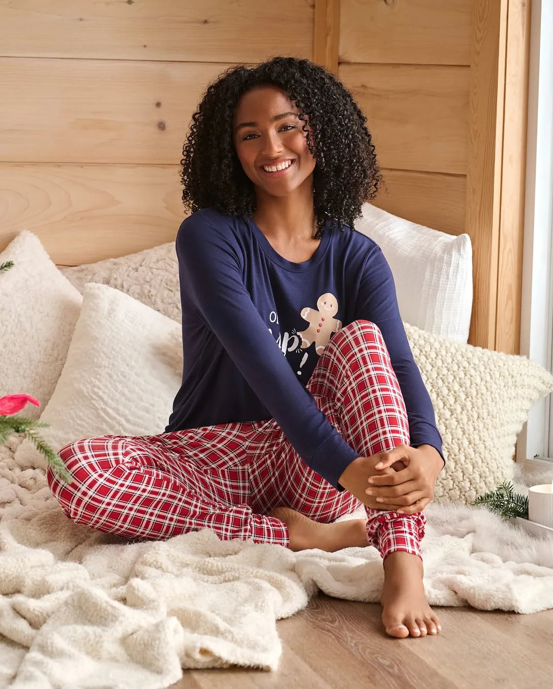 La Vie en Rose_Savvy Red Tiny Plaid_Gingerbread Print Long Sleeve Pj Set_40400088_P60408_01