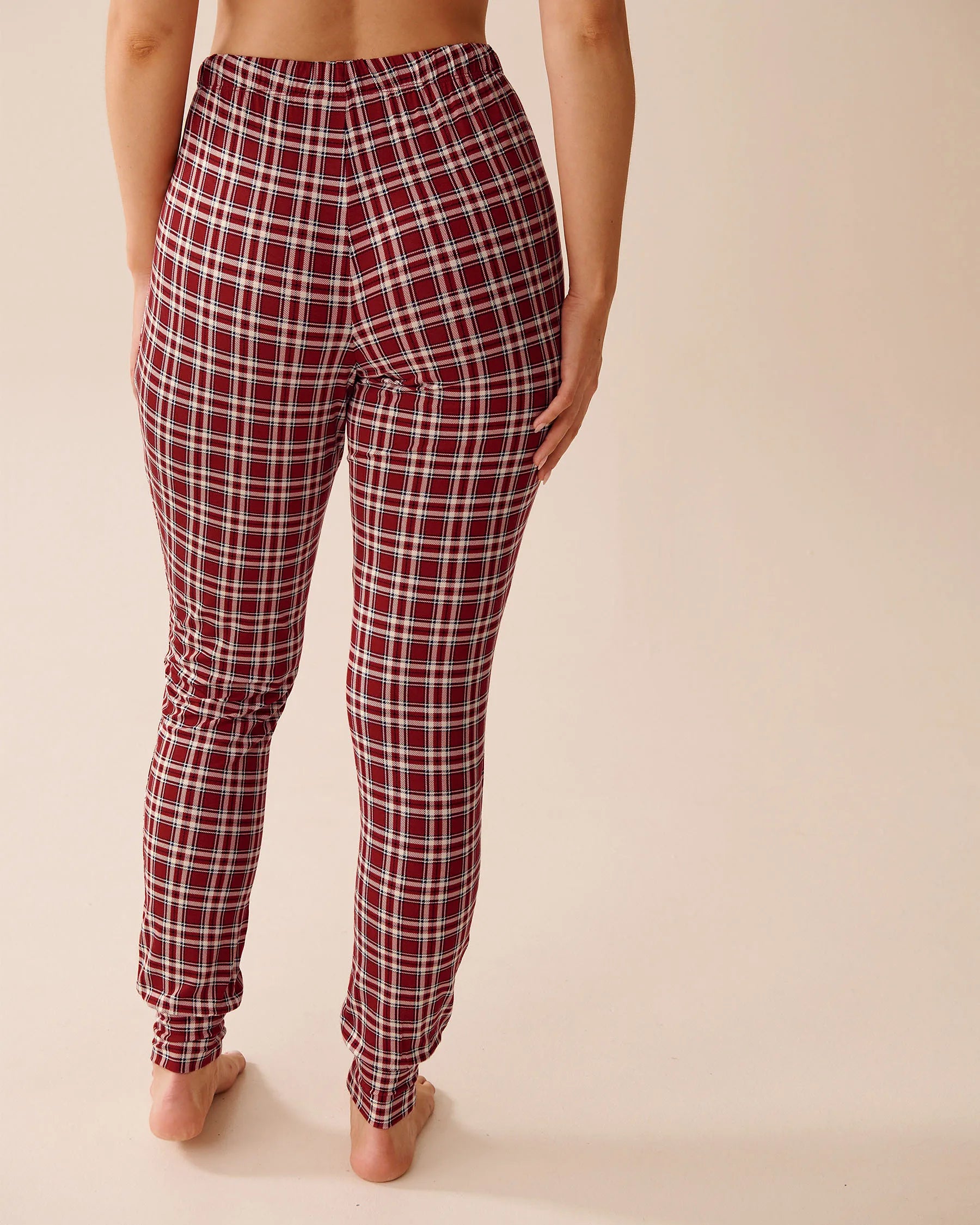 La Vie en Rose_Savvy Red Tiny Plaid_Gingerbread Print Long Sleeve Pj Set_40400088_P60408_08