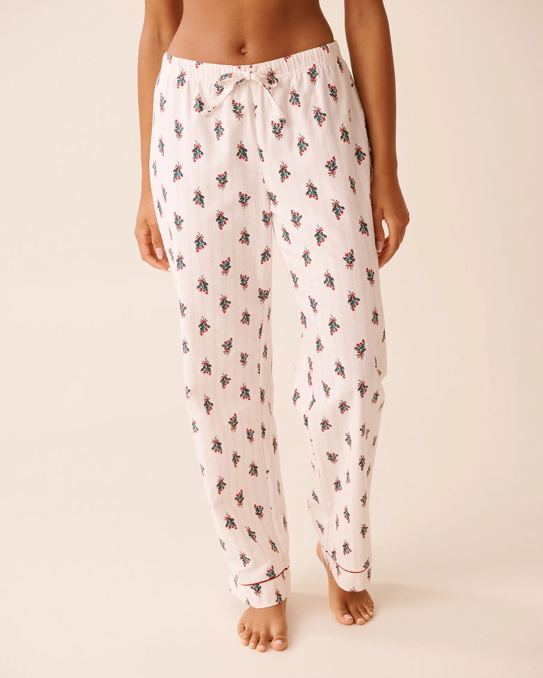 La Vie en Rose_Snow White Bouquet_Floral Bouquet Print Flannel Pj Set_40400089_P10538_04