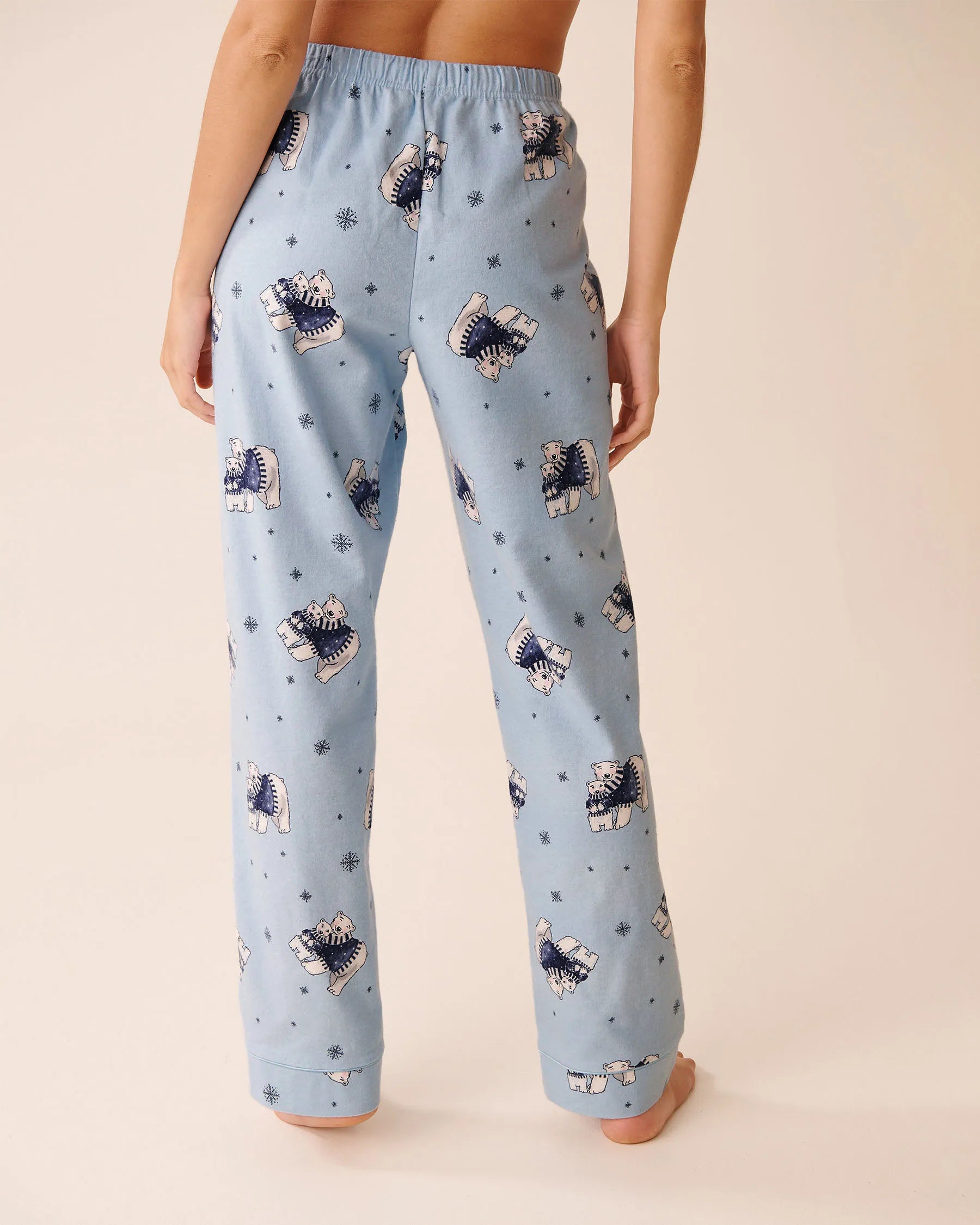La Vie en Rose_Cashmere Blue Bear_Polar Bear Print Flannel Pj Set_40400089_P40496_05