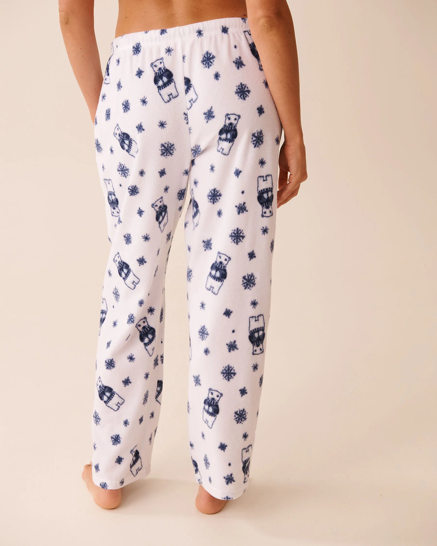 La Vie en Rose_Snow White Bear_Polar Bear Print Microfleece Pj Set_40400090_P10539_05