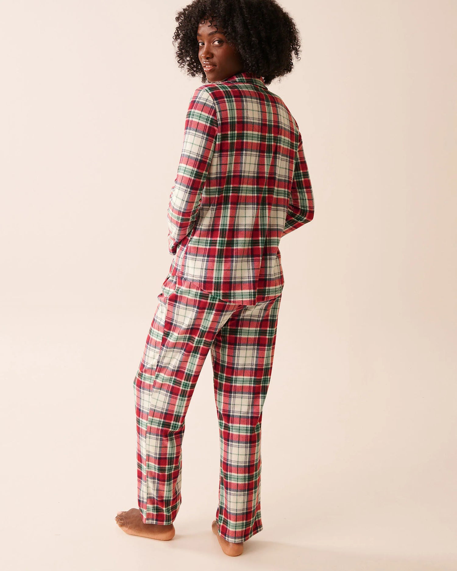 La Vie en Rose_Snow White Savvy Plaid_Red Plaid Microfleece Pj Set_40400090_P10540_03