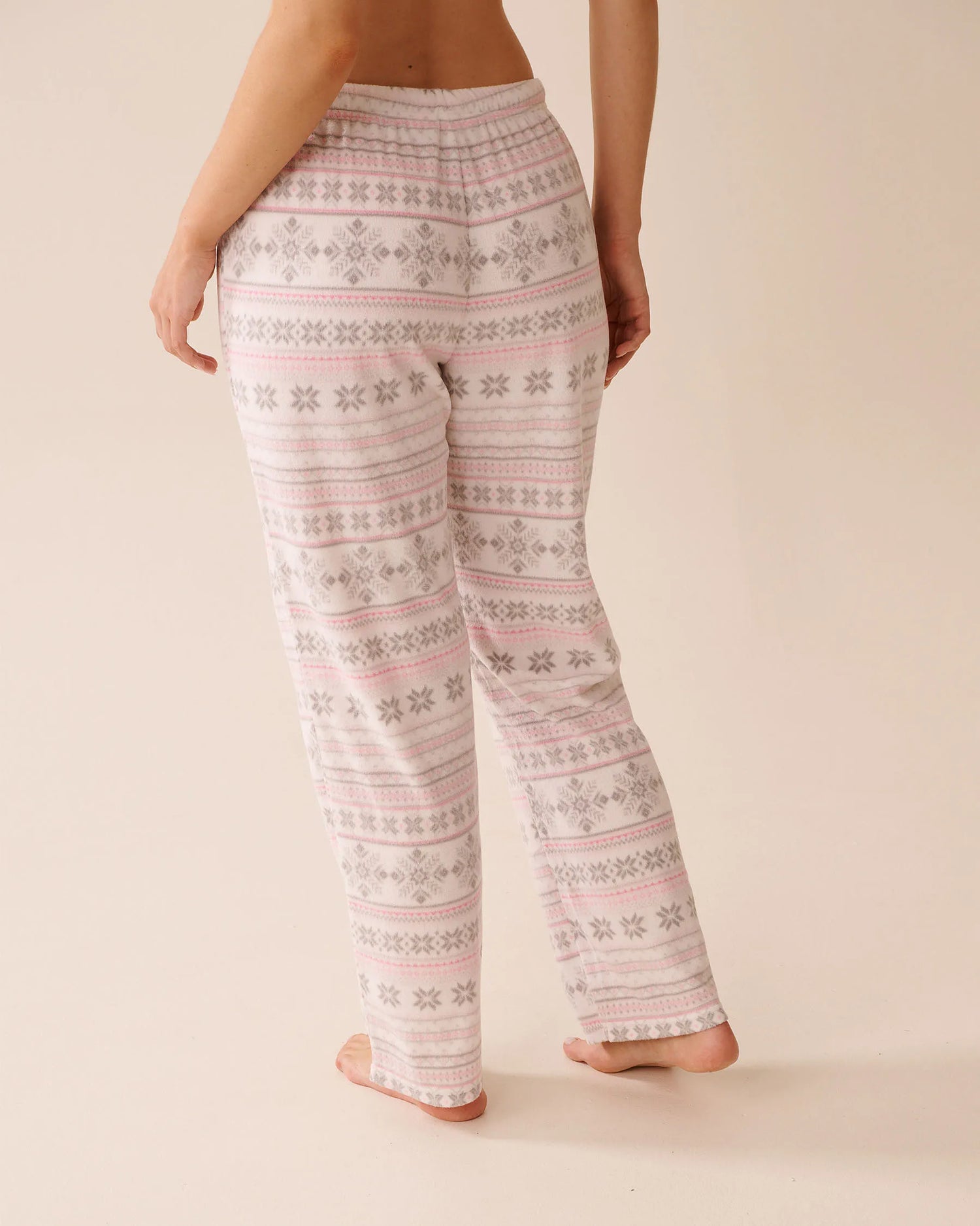 La Vie en Rose_Snow White Pink Nordic_Fair Isle Print Micropolar Pj Set_40400090_P10547_05