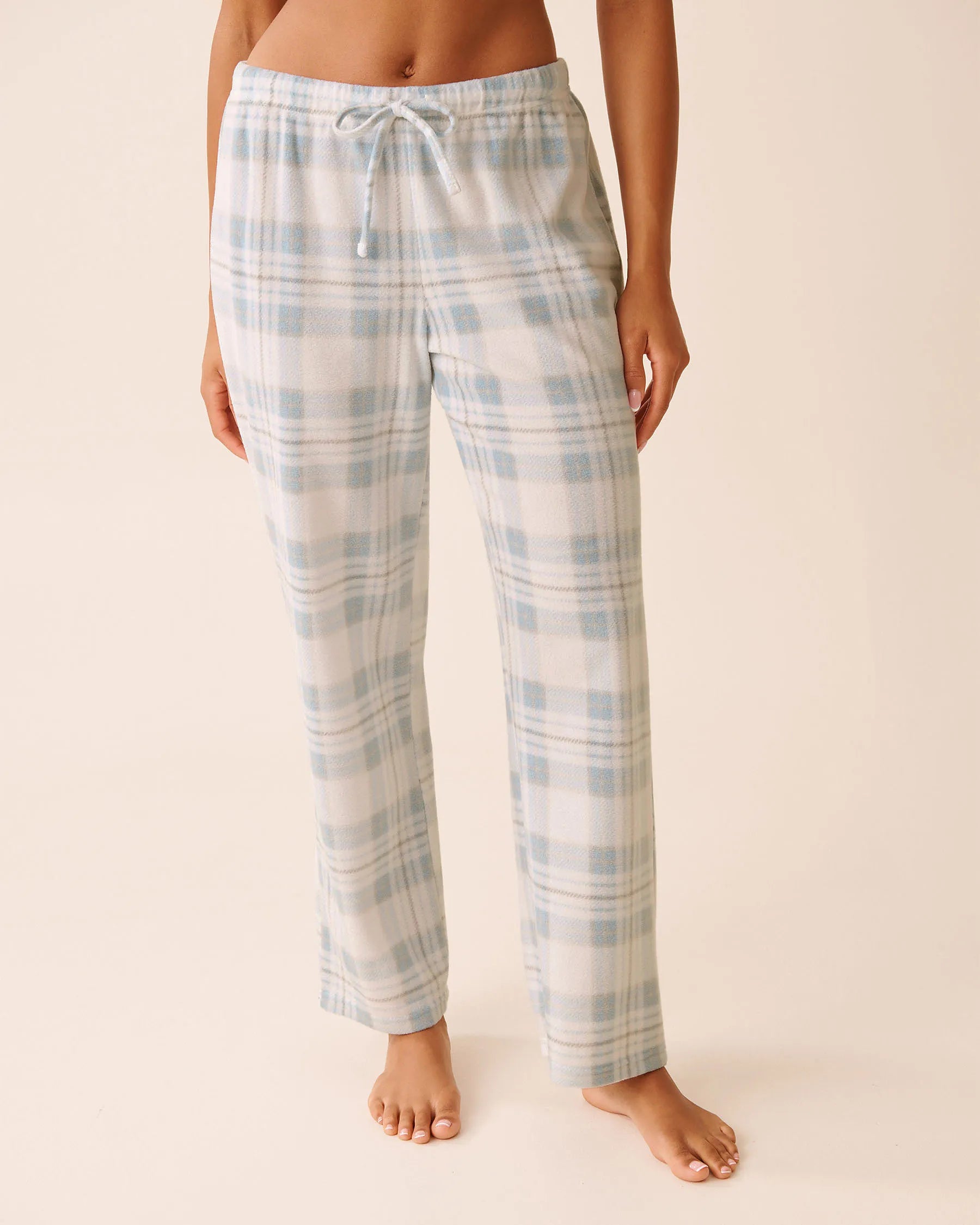 La Vie en Rose_Cashmere Blue Plaid_Blue Plaid Microfleece Pj Set_40400090_P40498_04