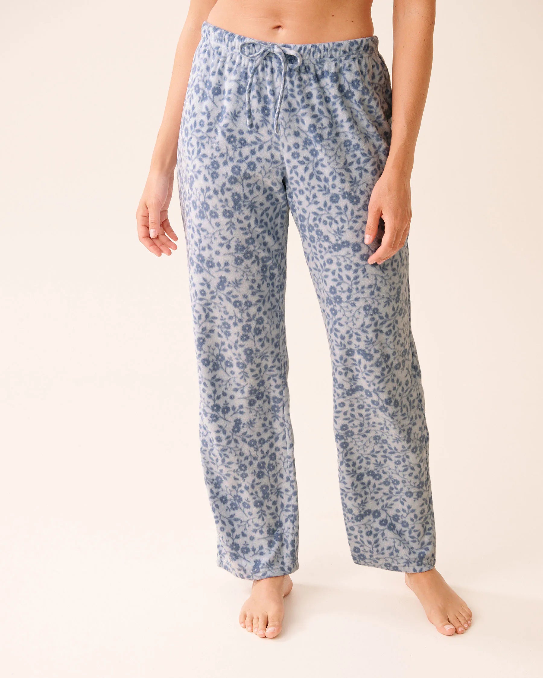 La Vie en Rose_Cashmere Blue Floral_Blue Floral Print Microfleece Pj Set_40400090_P40499_04