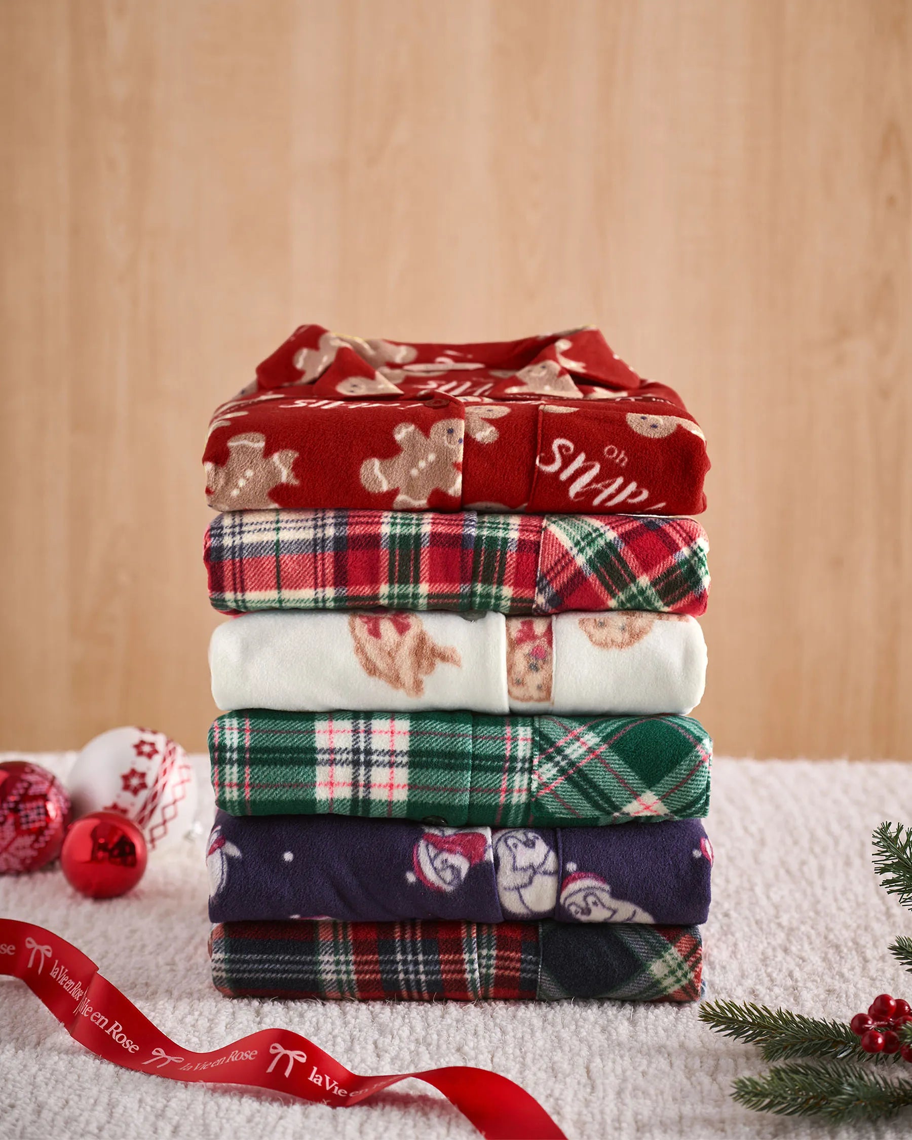 La Vie en Rose_Savvy Red Gingerbread_Gingerbread Print Microfleece Pj Set_40400090_P60415_08