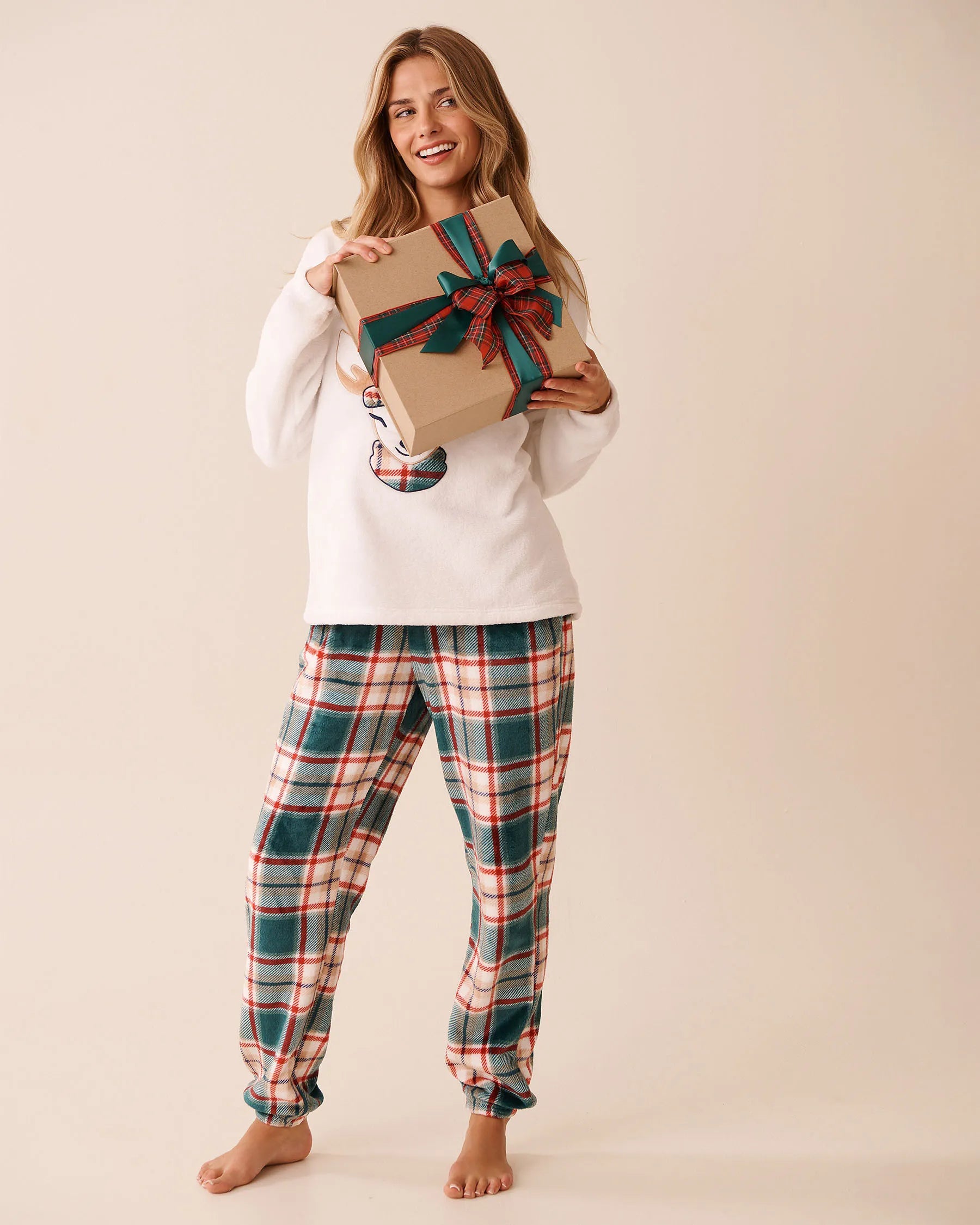 La Vie en Rose_Botanical Garden Beige Plaid_Deer Print Soft Plush Pj Set_40400092_P30135_04