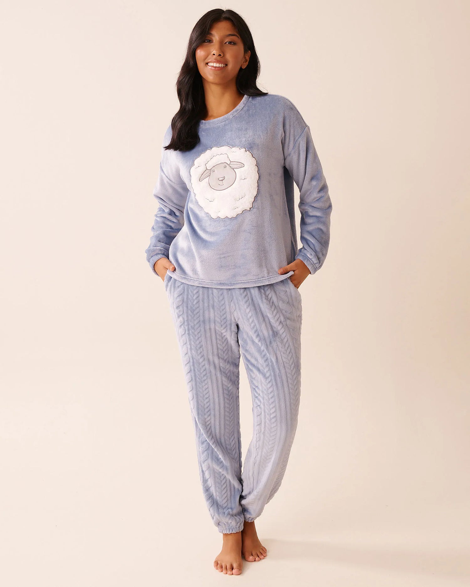 La Vie en Rose_Stonewash Cable_Sheep Print Soft Plush Pj Set_40400092_P40520_03