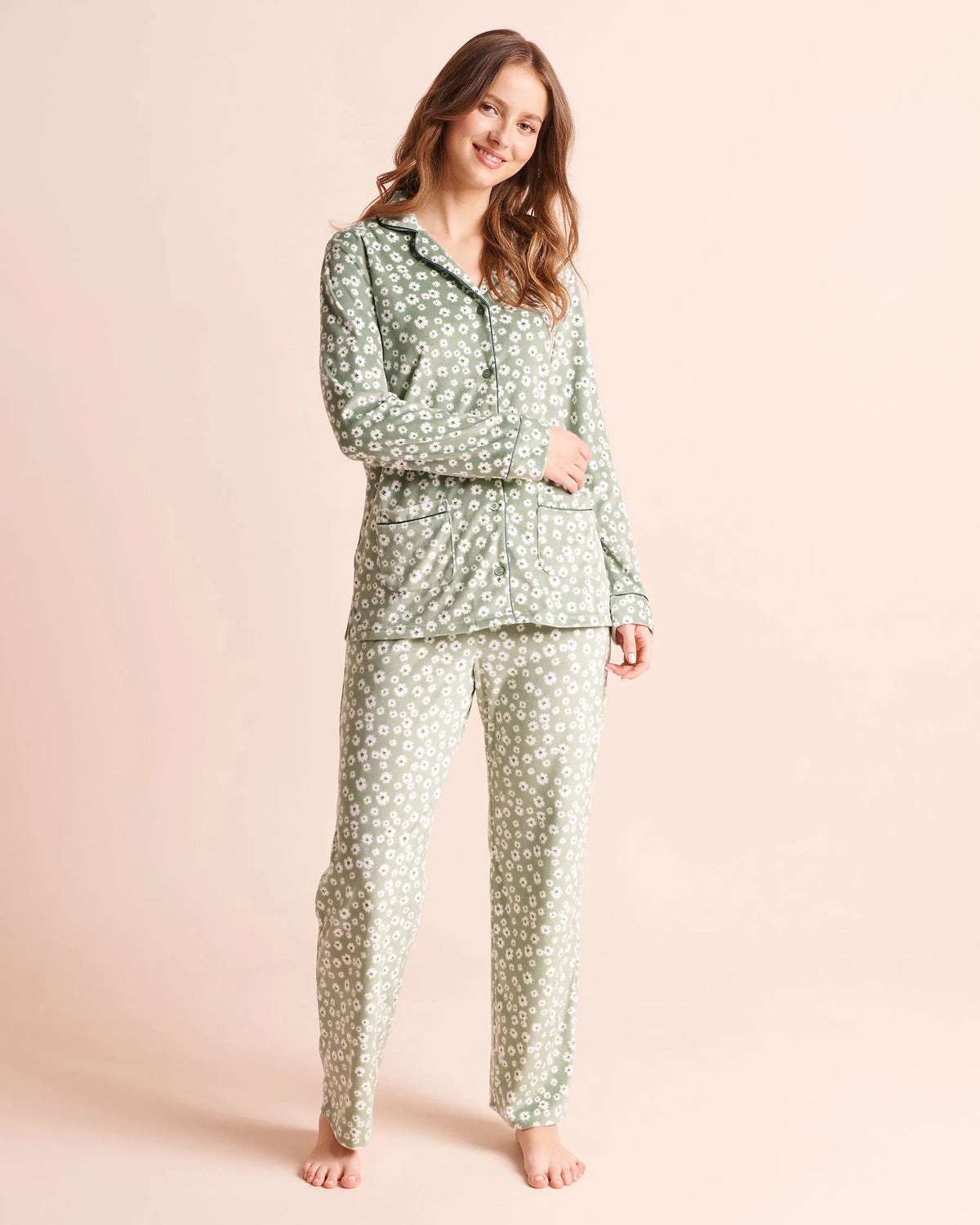 La Vie en Rose Green Milieu Flowers Women Floral Print Plush Velour Pajama Set SKU: 40400100_P30164 Image 01