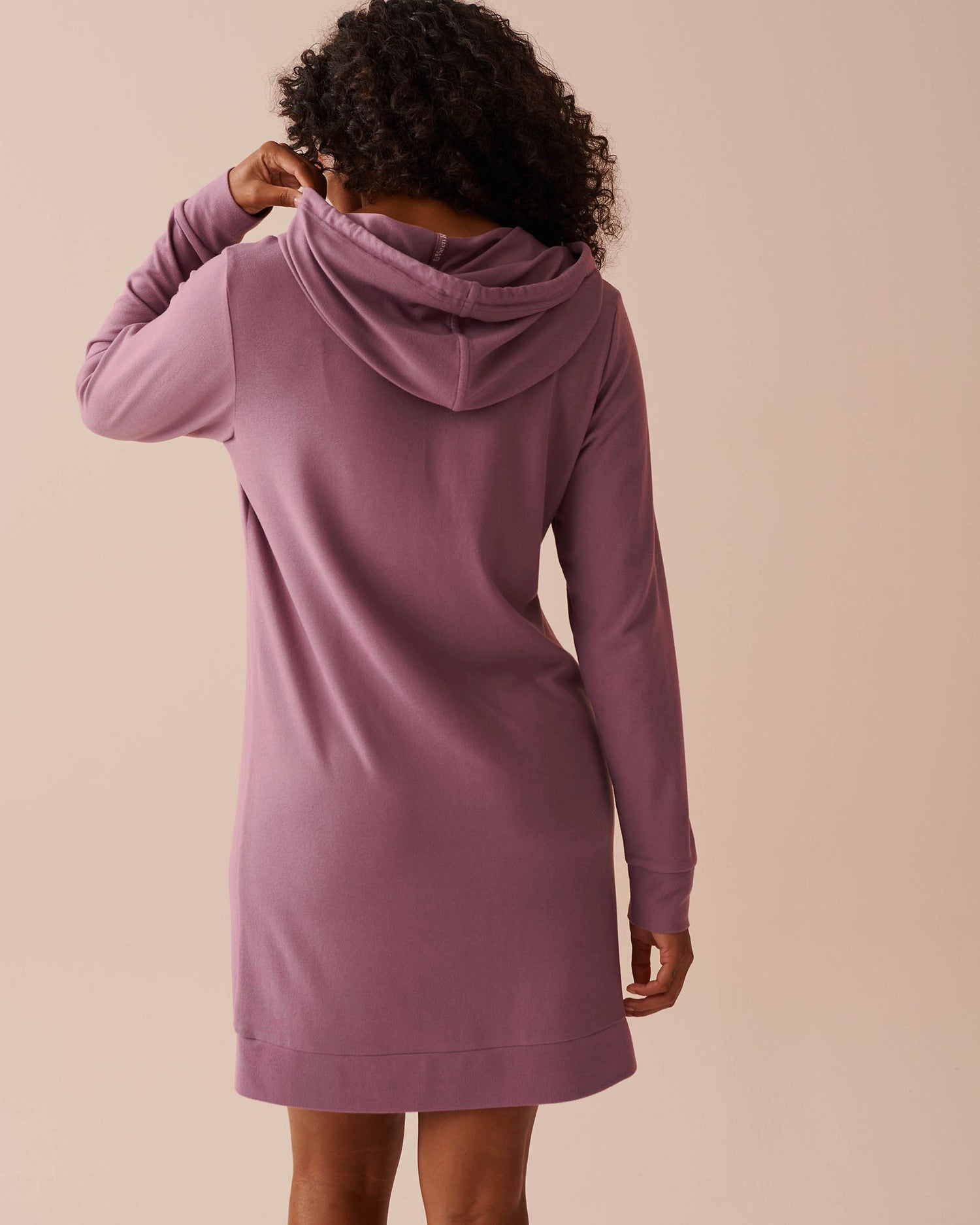 Long Sleeve Hooded Sleepshirt_40500378_50072_02