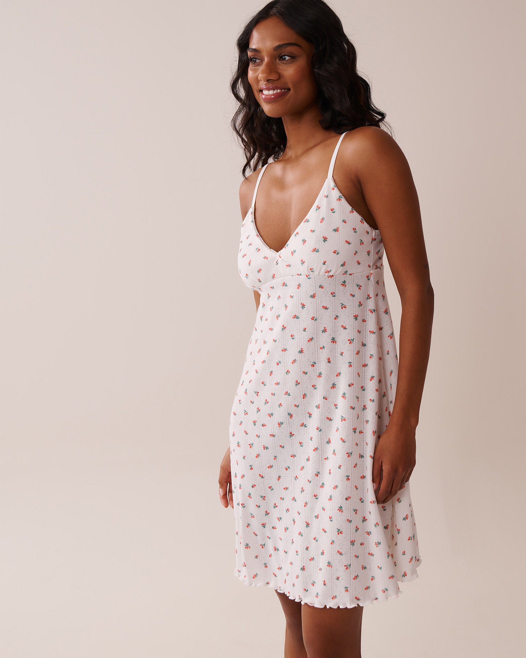 La Vie en Rose_Strawberry Print Lettuce Edge Pointelle Nightie_40500413_P10482_01