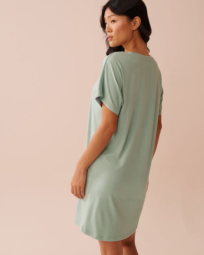 La Vie en Rose_Rabbit &amp; Strawberry Print Super Soft Sleepshirt_40500414_40218_02