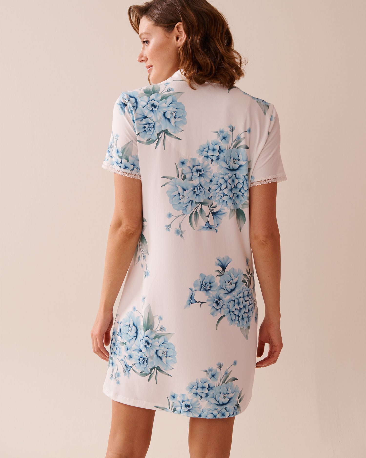 La Vie en Rose_Hydrangea Print Super Soft Button-Down Sleepshirt_40500418_P10483_02