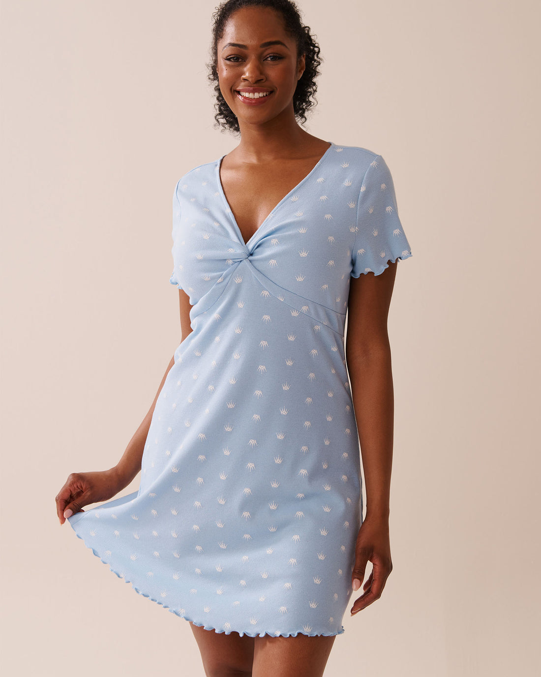 La Vie en Rose_Powder Blue Crown_Crown Print Ribbed Short Sleeve Sleepshirt_40500439_P40468_01