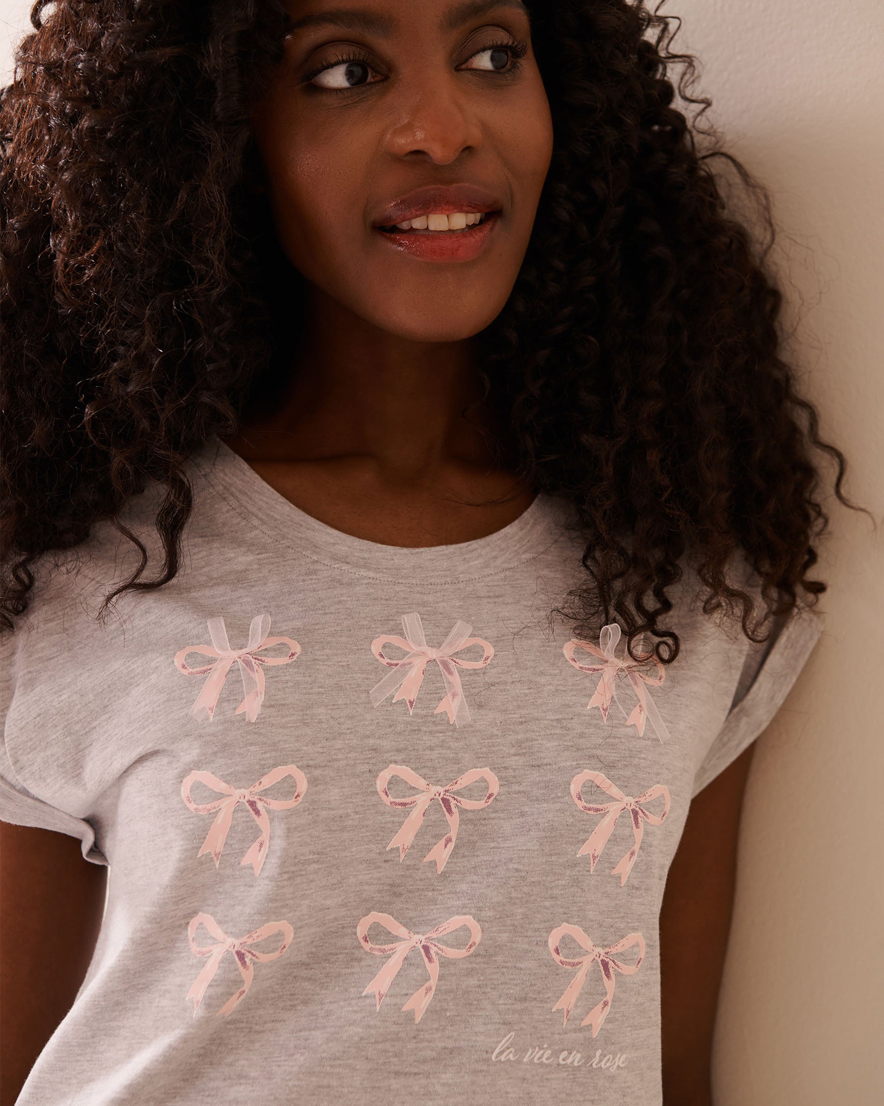 La Vie en Rose_Comfy Grey Mix_Bow Print Cotton Short Sleeve Sleepshirt_40500442_00007_03