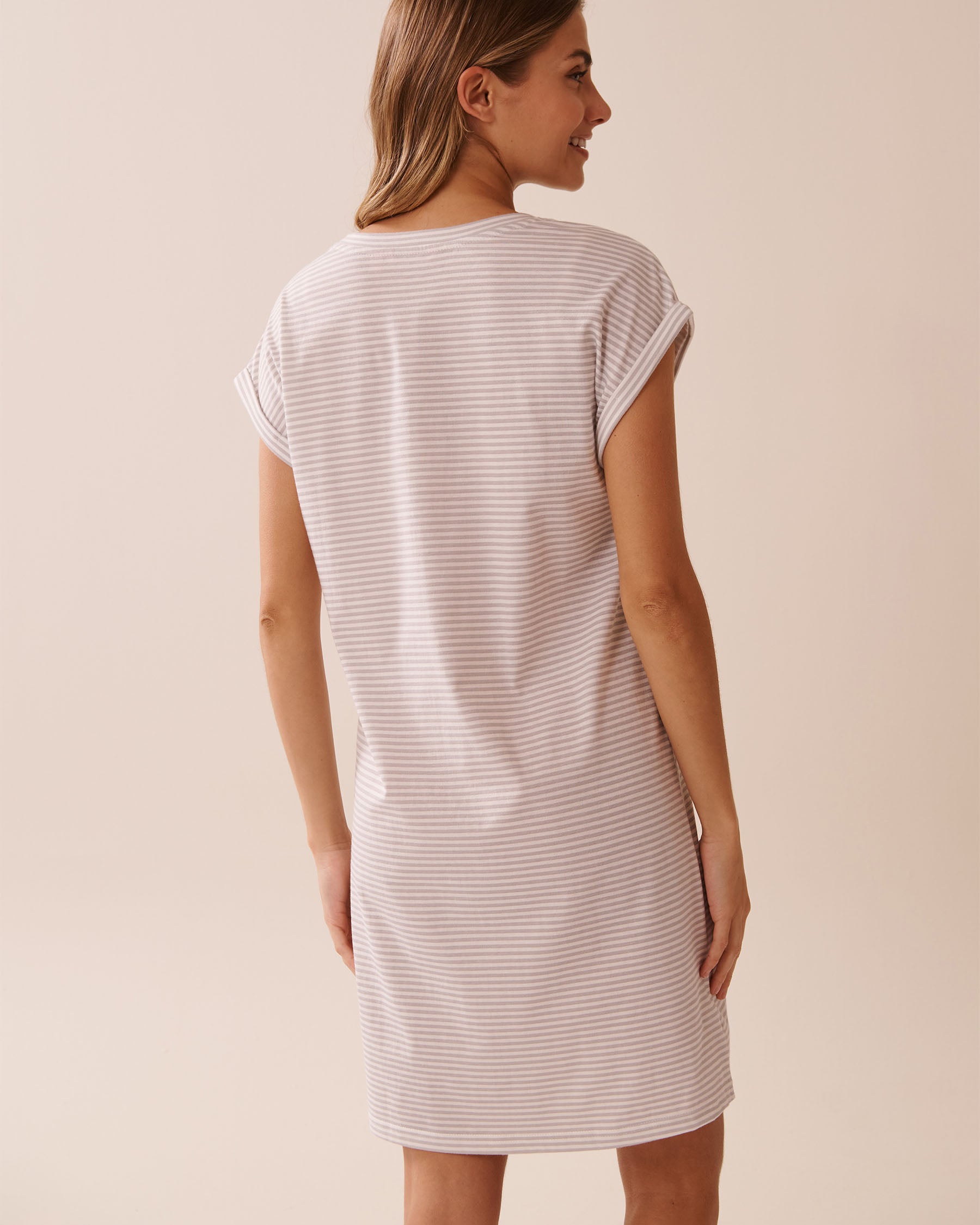 La Vie en Rose_Microchip Stripe_Mouse Print Cotton Short Sleeve Sleepshirt_40500442_P00437_02