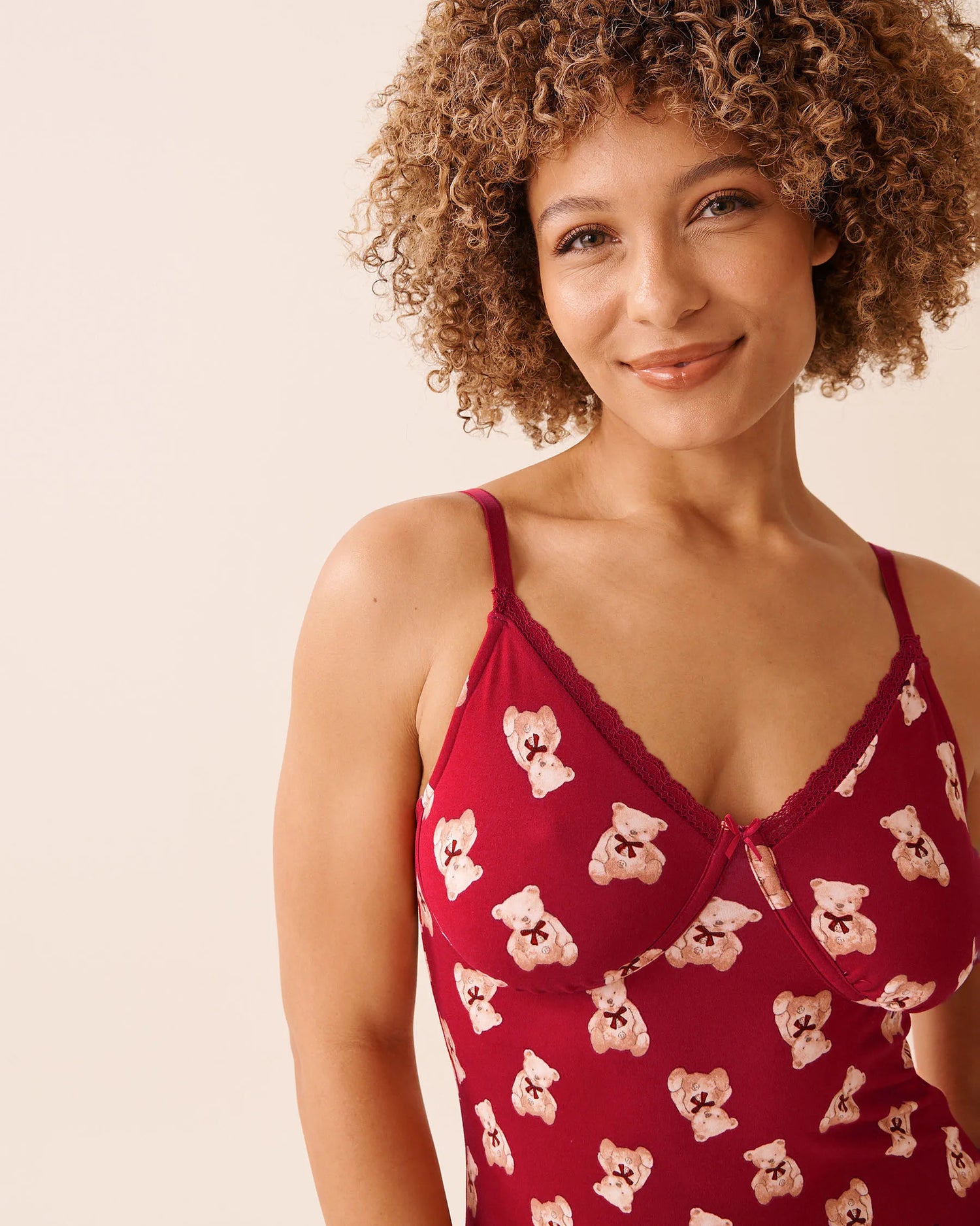 La Vie en Rose_Savvy Red Teddy Bear_Teddy Bear Print Super Soft Nightie_40500460_P60429_03
