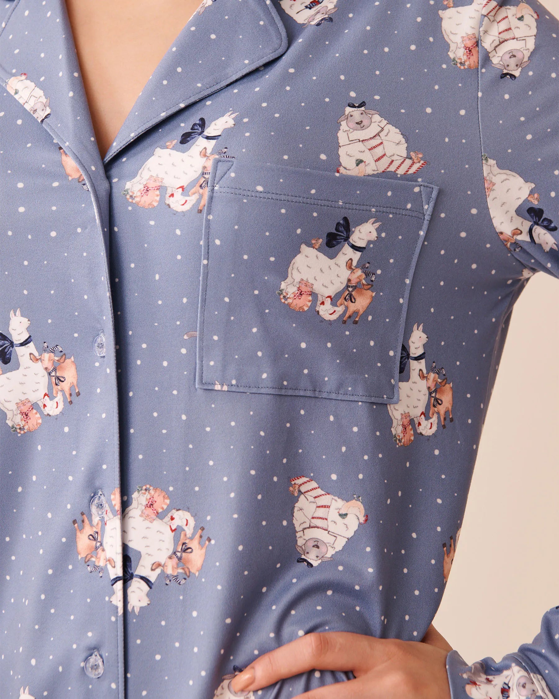 La Vie en Rose_Stonewash Sheep_Farm Friends Print Super Soft Button-down Sleepshi_40500462_P40519_03