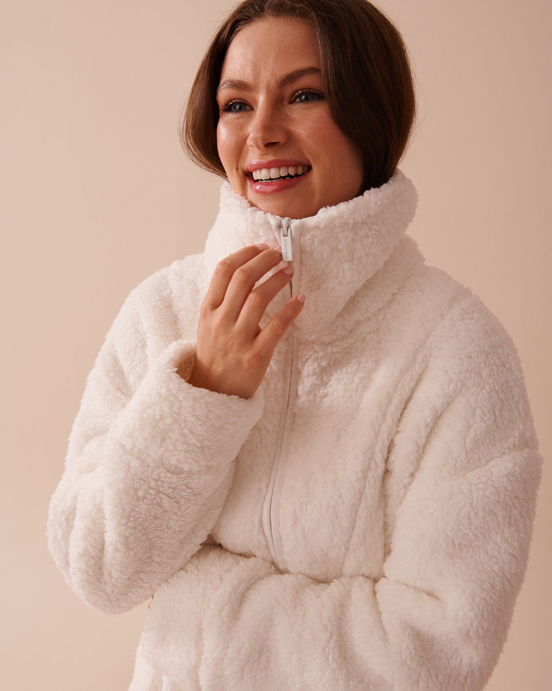 Zip-up Funnel Neck Sherpa Robe_40600186_10011_04