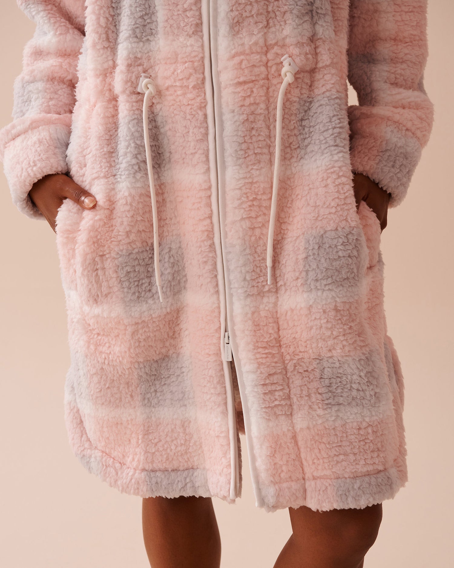 Zip-up Funnel Neck Sherpa Robe_40600186_P60299_04