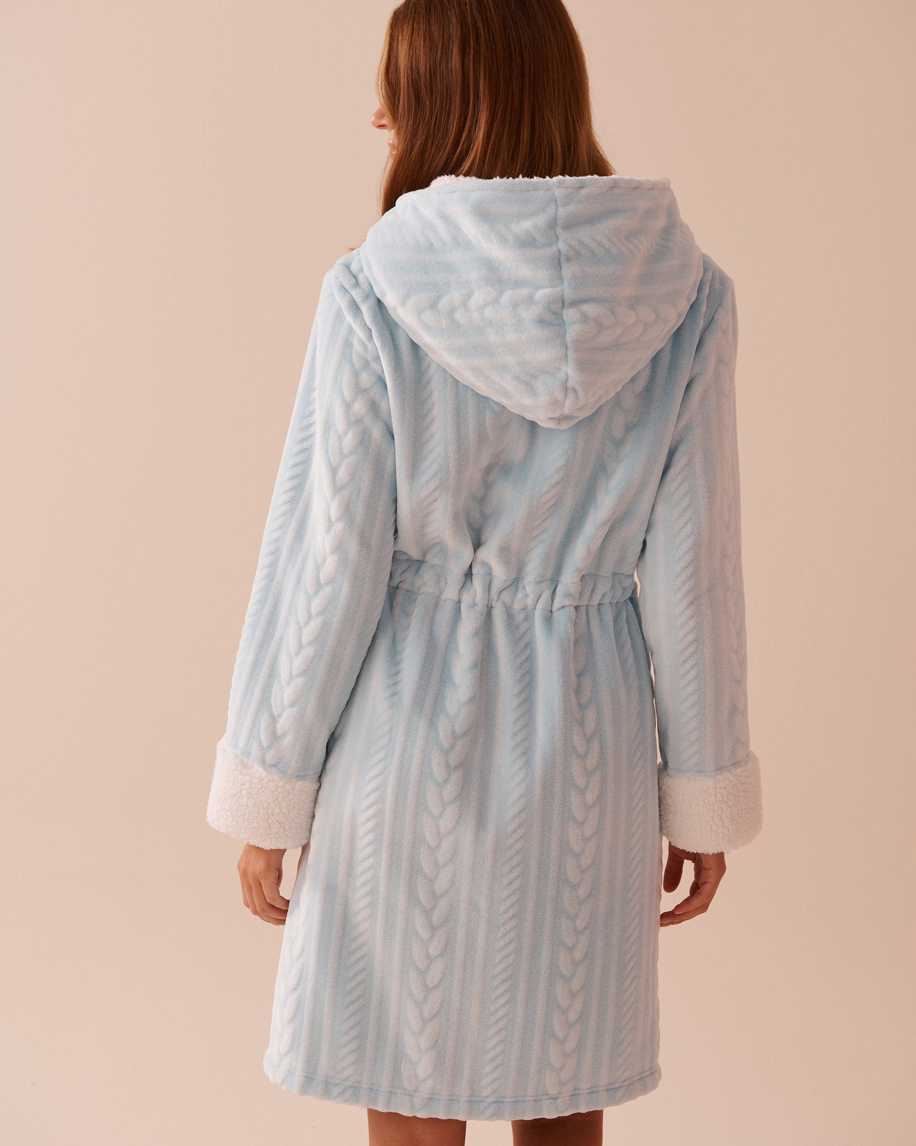 Hooded Robe_40600188_P00393_03