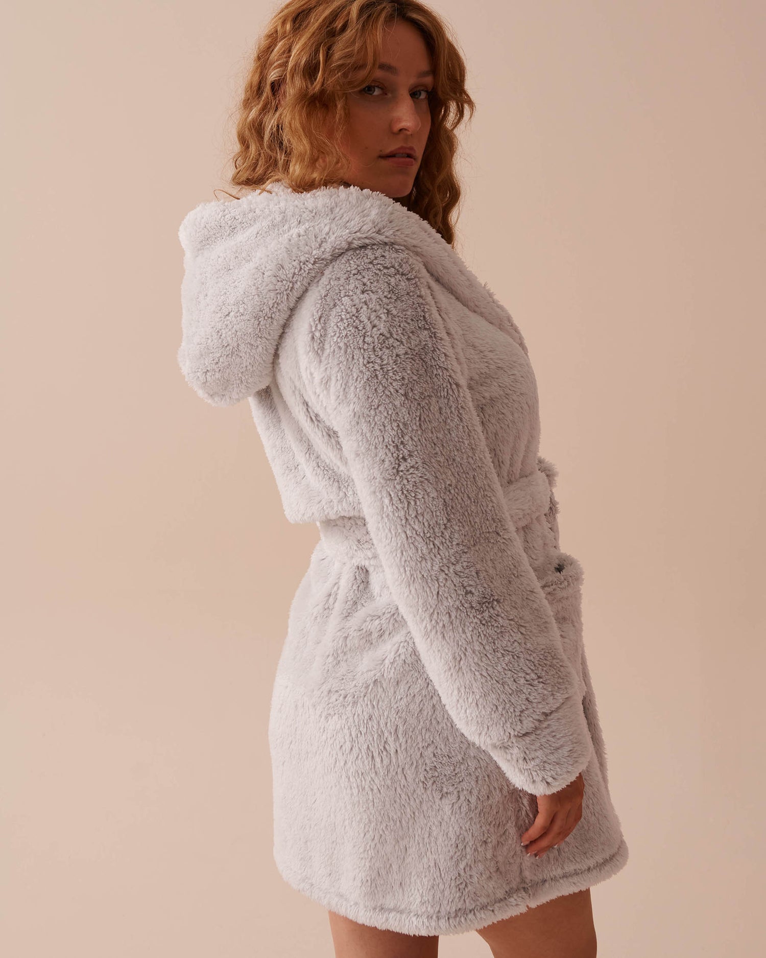 Soft Plush Hooded Robe_40600193_00004_02