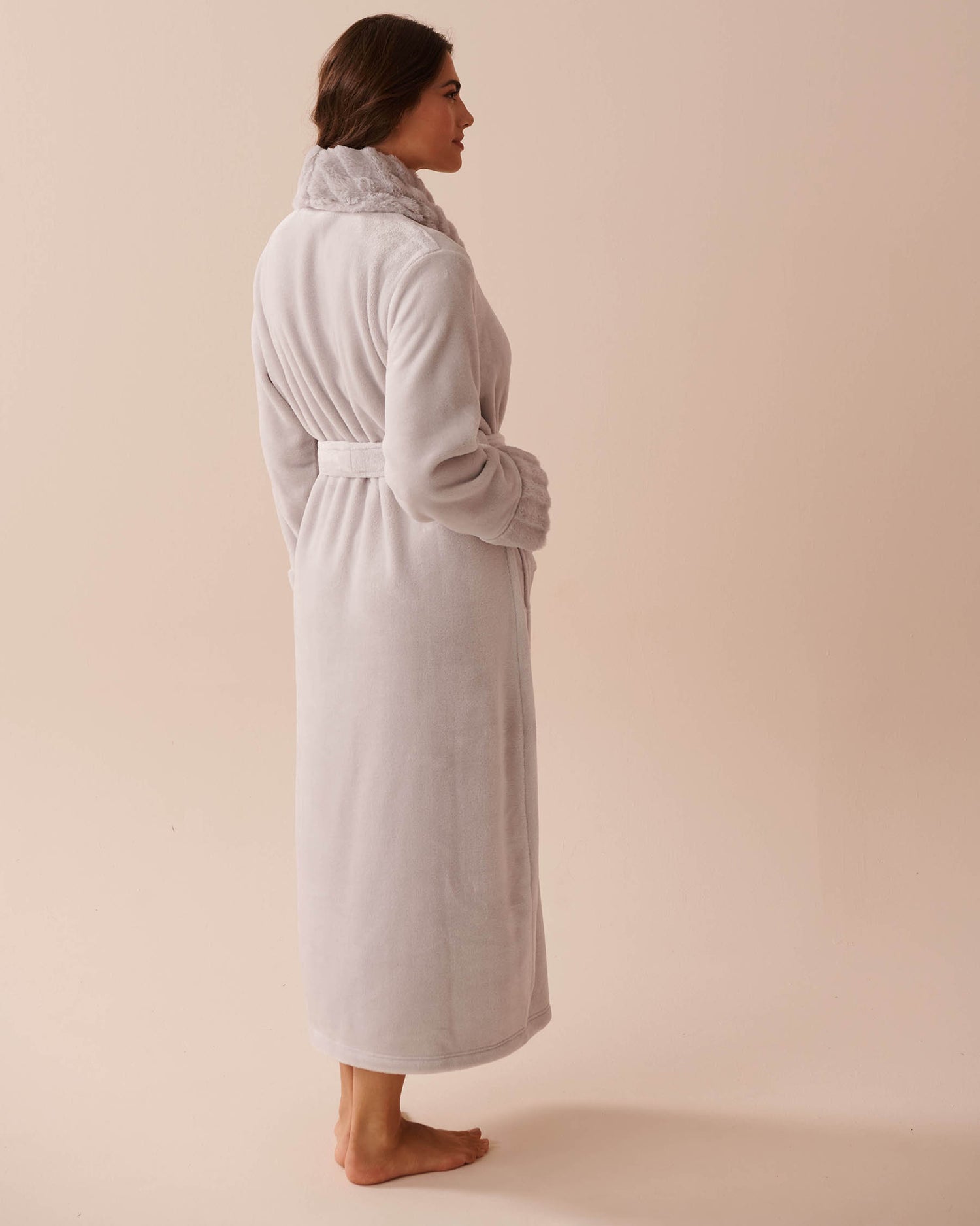 Long Faux Fur and Soft Plush Robe_40600197_00004_02