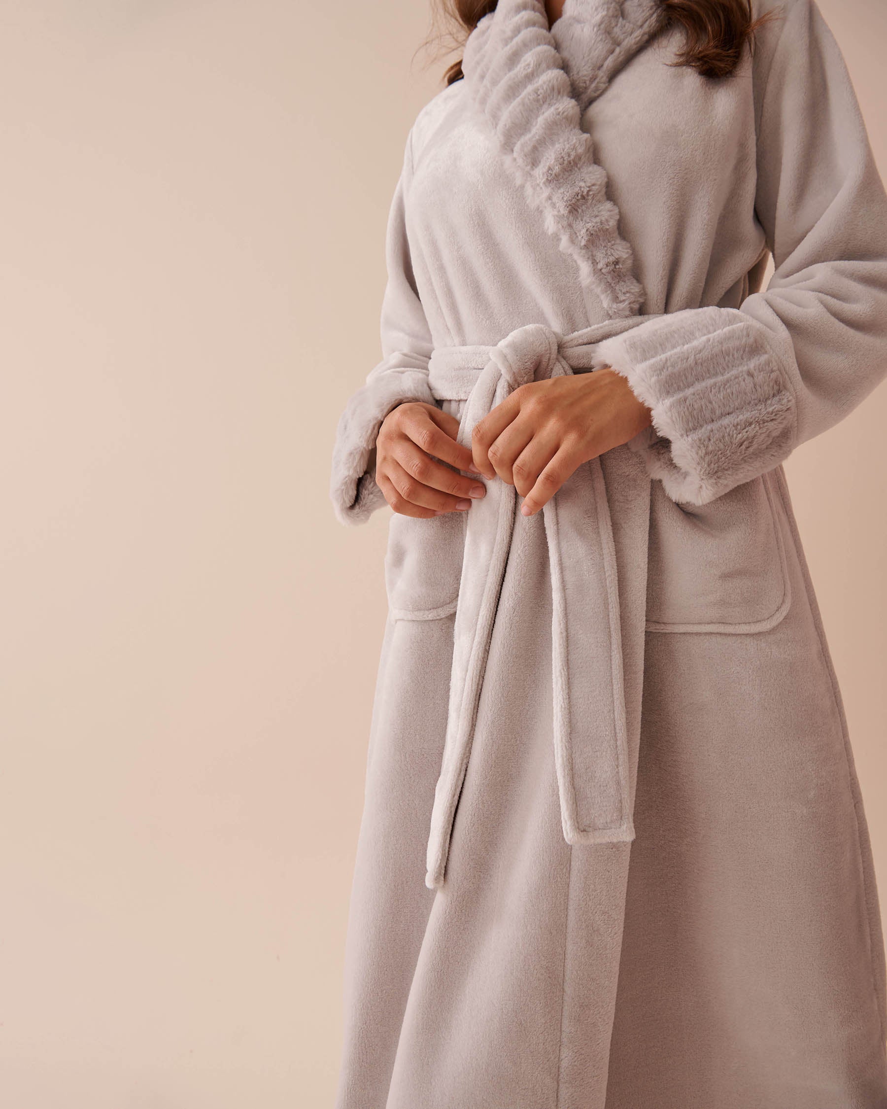 Long Faux Fur and Soft Plush Robe_40600197_00004_03