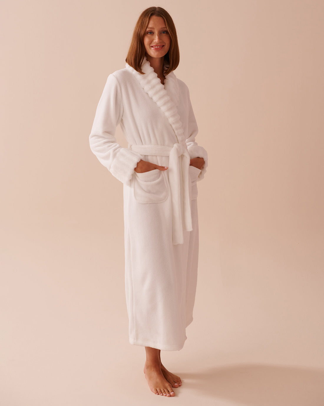 Long Faux Fur and Soft Plush Robe_40600197_10011_01