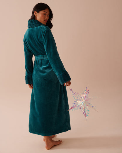 Long Faux Fur and Soft Plush Robe_40600197_30032_02