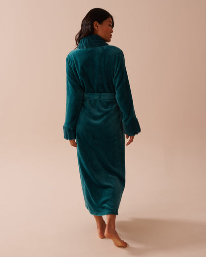 Long Faux Fur and Soft Plush Robe_40600197_30032_04