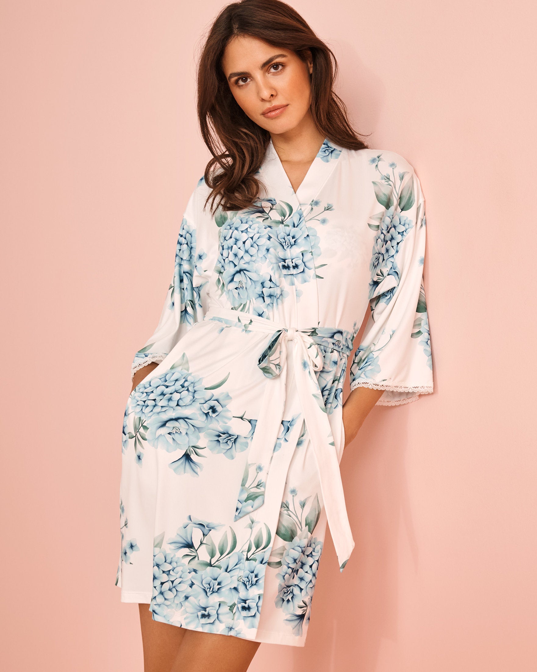 La Vie en Rose_Hydrangea Print Super Soft Kimono_40600203_P10483_01