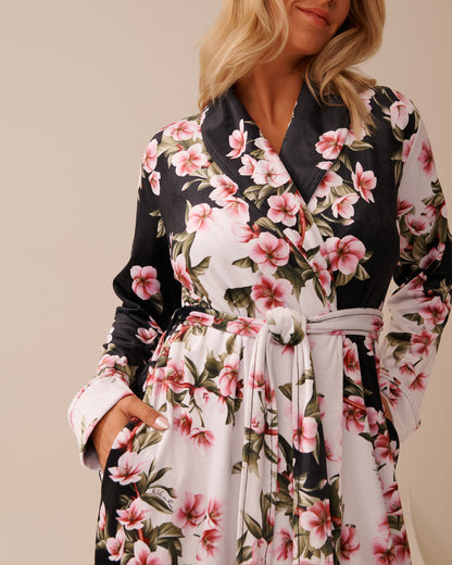 La Vie en Rose_Cherry Blossom_LUXURY EDITION Cherry Blossom Softness Long Robe_40600207_P00431_03